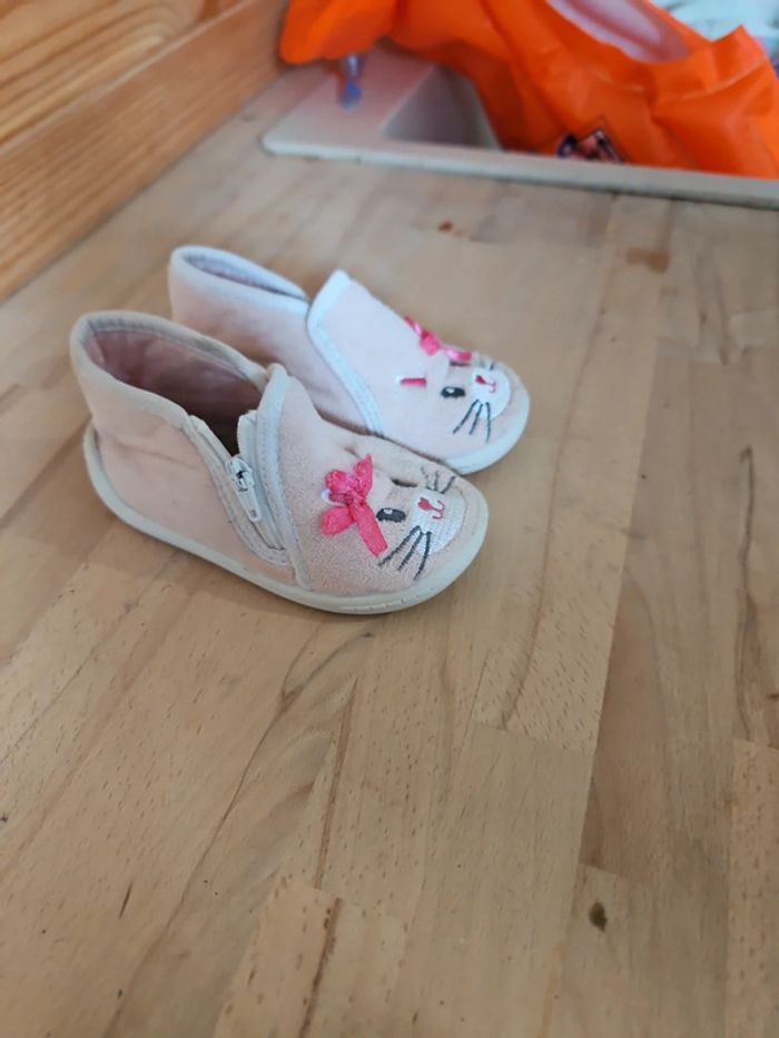 Chausson fille taille 22. - photo numéro 4