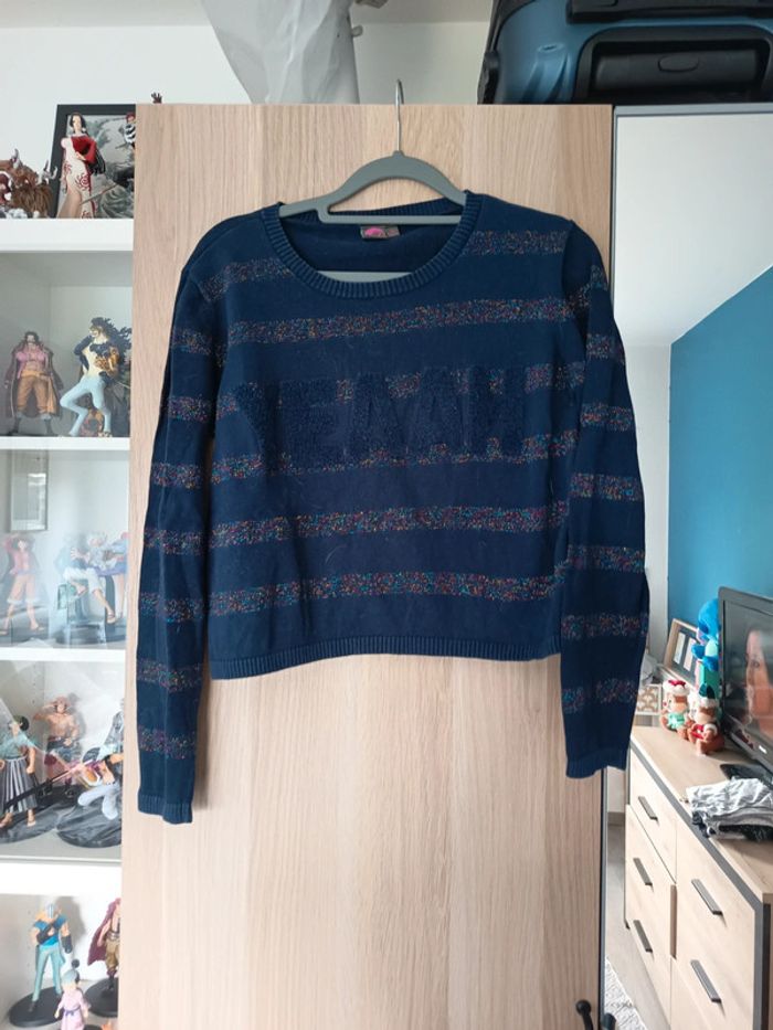 Pull bleu marine "yeah" Kiabi - Taille 18 ans = S 36 - photo numéro 2