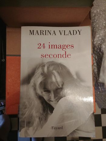 Livre 24 images par seconde de Marina Vlady
