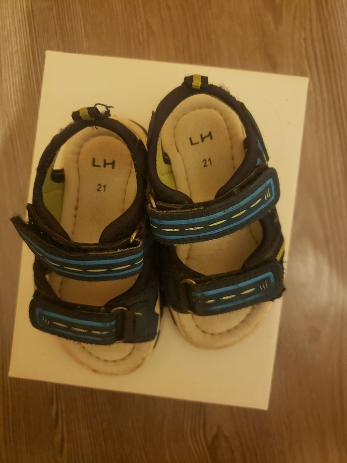 Sandales requin La Halle pointure 21 - photo numéro 7