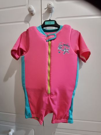 Maillot de bain pour fille taille 3 ans.
