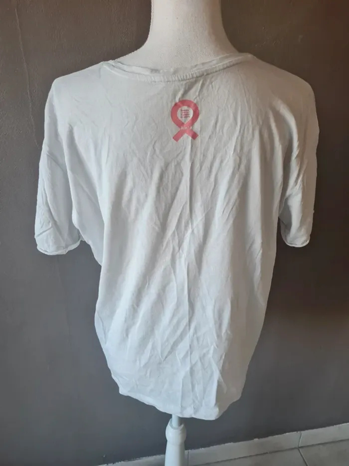 T-shirt Mango lutte contre le cancer - photo numéro 3