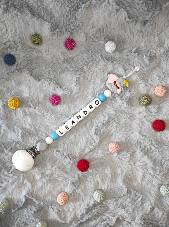 Attache tétine dumbo ✨