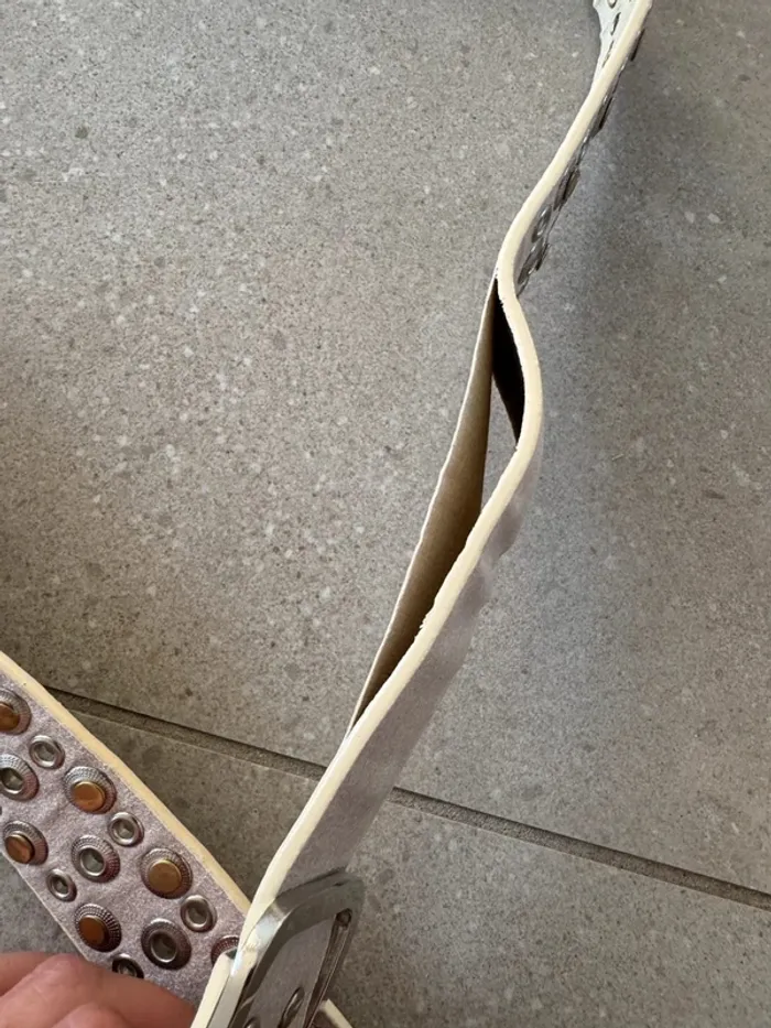 Ceinture beige vintage, bon état mais se décolle, 105cm - photo numéro 2