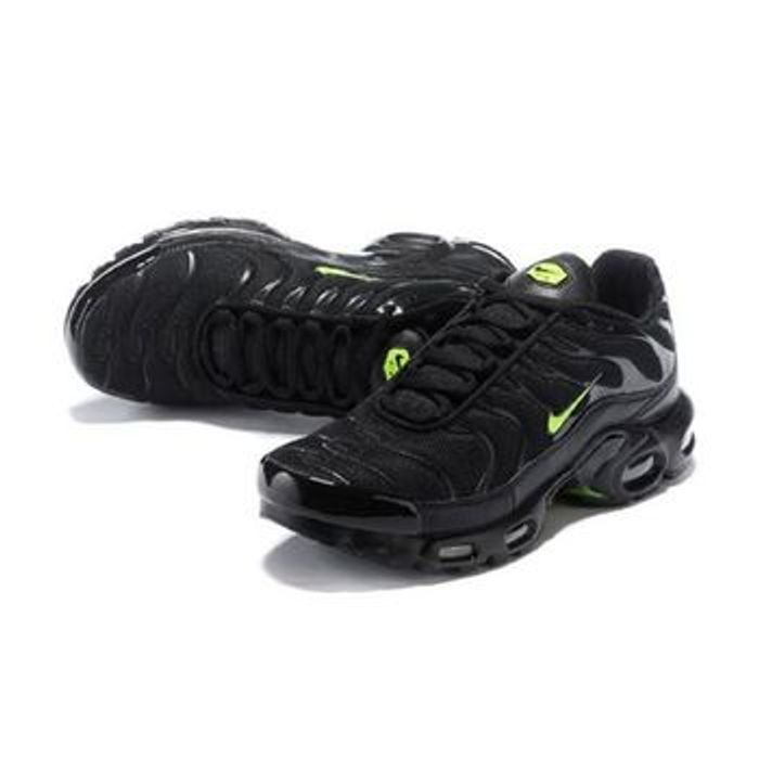 Nike Air Max Plus Basket TN adultes Noir Vert Fluo - photo numéro 2