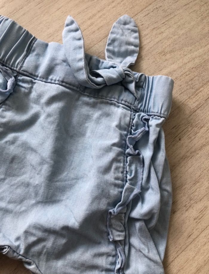 Pantalon en jean KIABI t.3mois - photo numéro 2