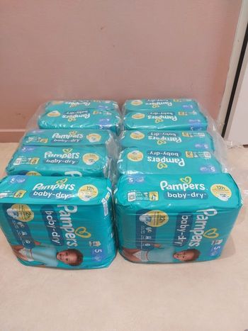 10 paquets  de 39 couches pampers baby dry taille 5.