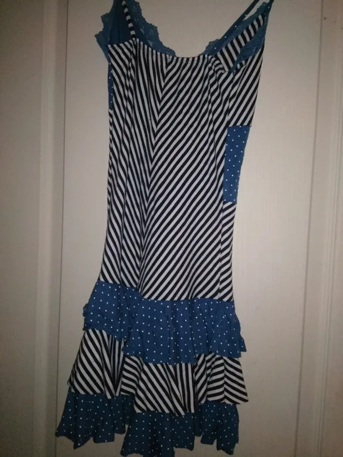 Robe 36 dentelle et volants - photo numéro 3