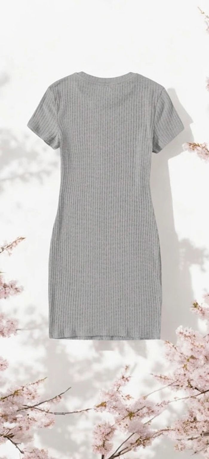 🎀 robe moulante manche courte grise femme taille M🎀 - photo numéro 2