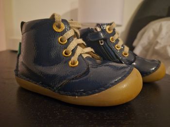 Kickers vernis bleu marine