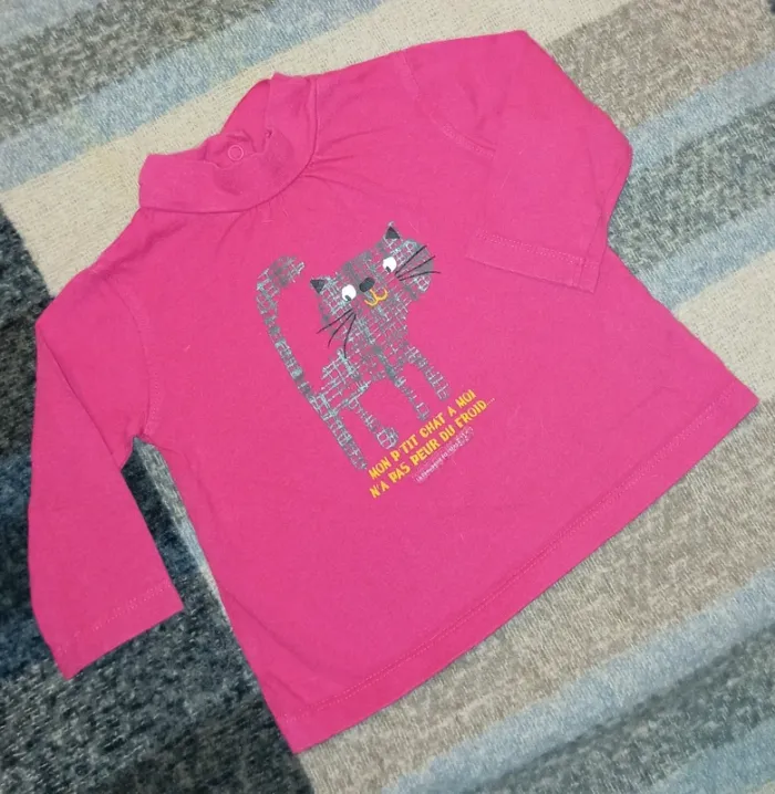 Sous-pull rose taille 6 mois
