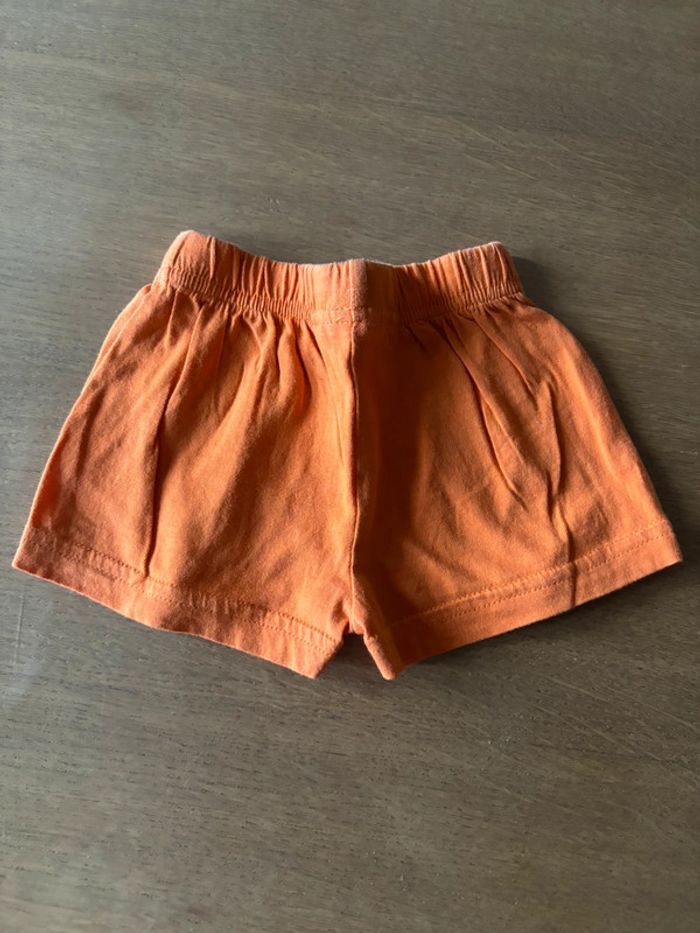Short orange - photo numéro 2