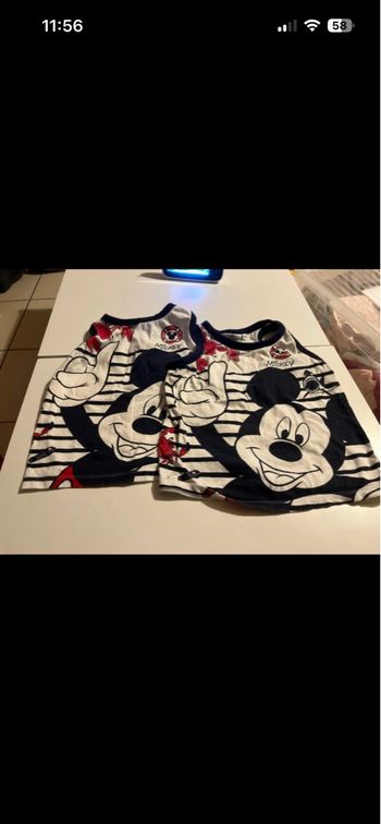 2 débardeurs Mickey 