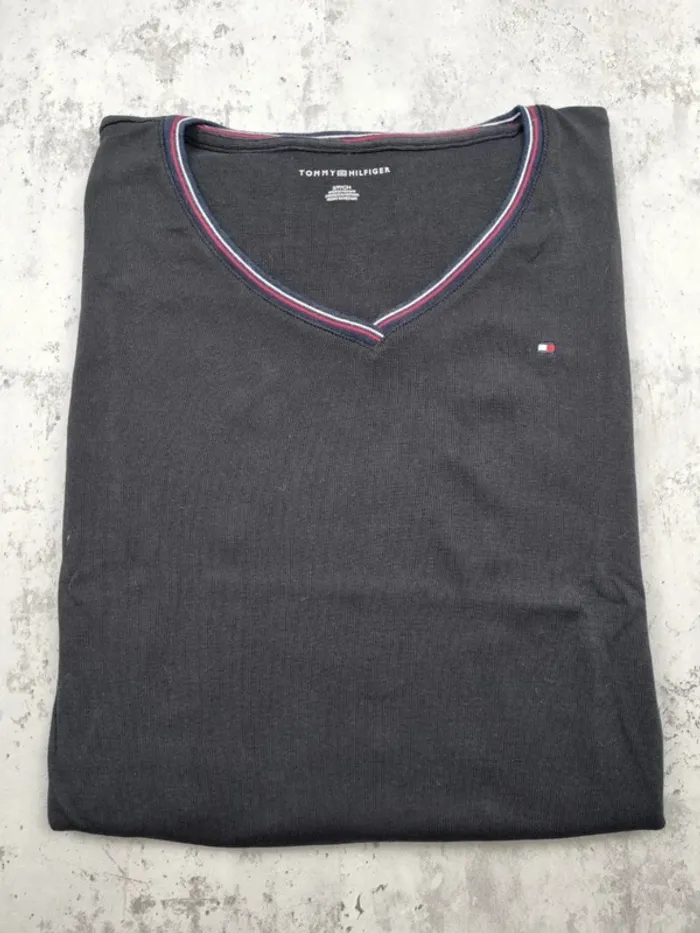T-shirt Tommy Hilfiger noir – Taille S/36 Femmes - photo numéro 2