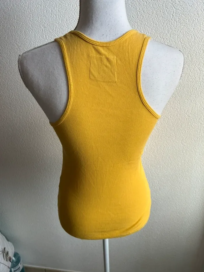 Débardeur jaune - photo numéro 2