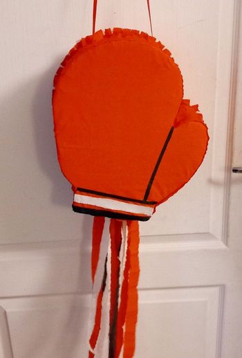 Pinata gant de boxe fait main avec accessoires