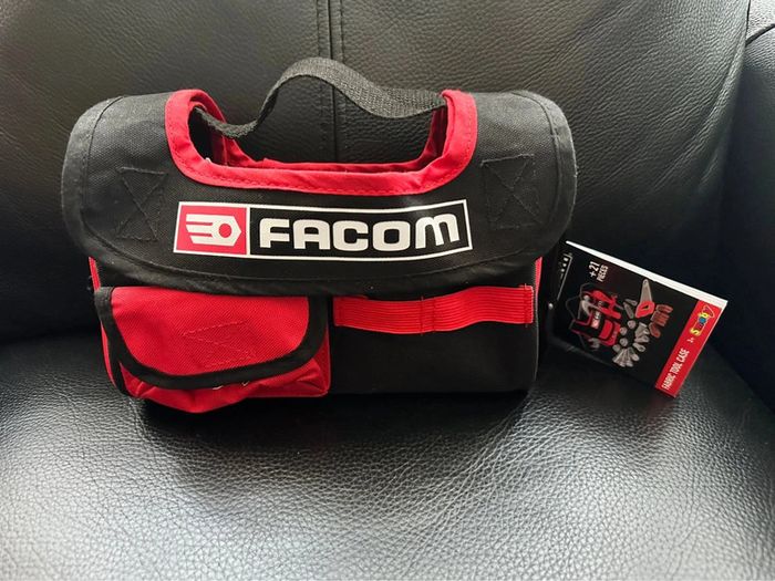 Caisse à outils façon smoby neuve