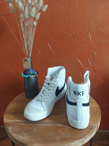 Baskets mixte NIKE taille 39