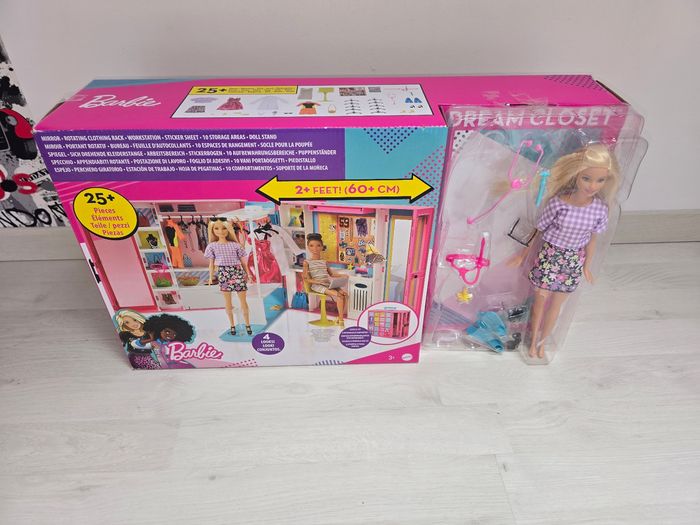 Dressing barbie