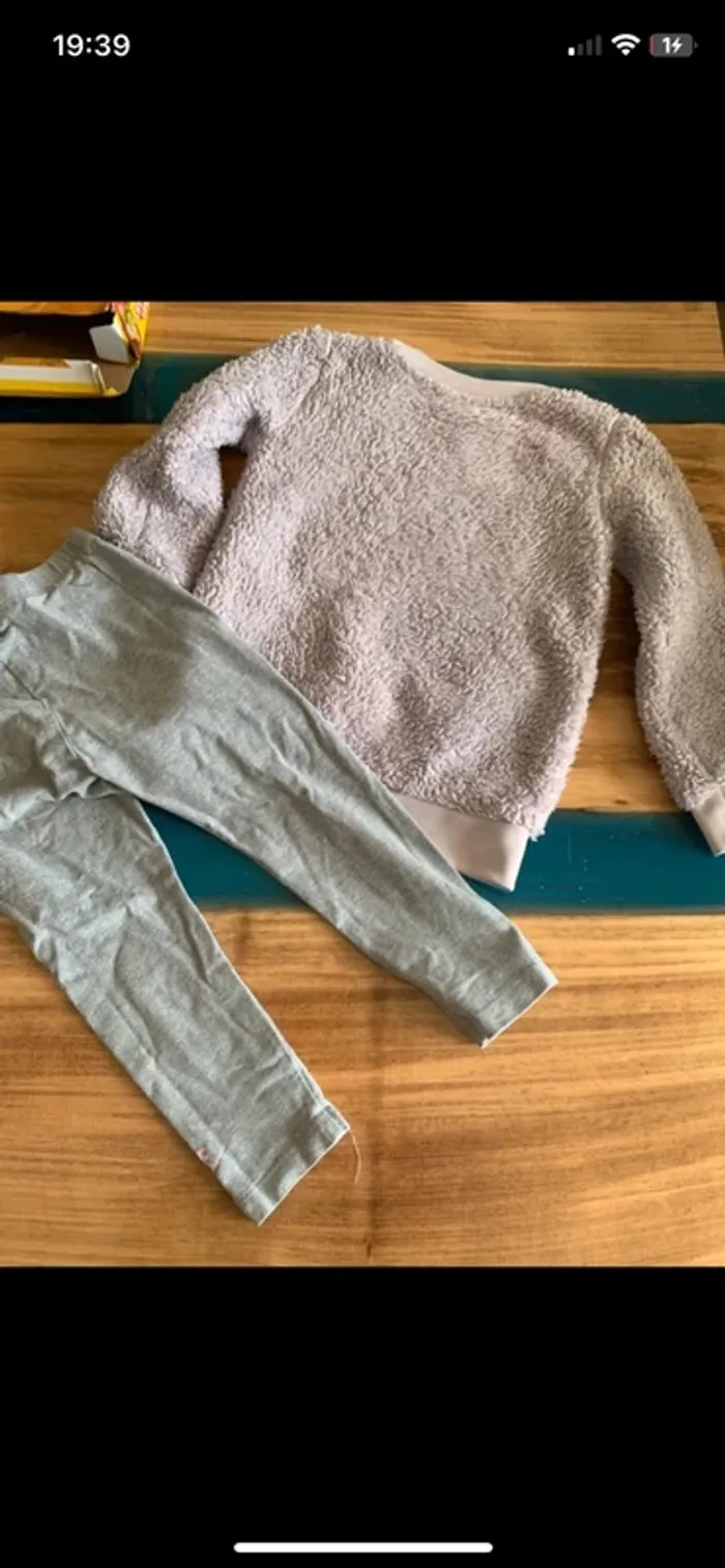 Ensemble survêtement Nike taille 3 ans - photo numéro 6