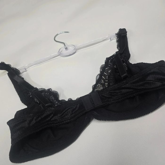 Soutien gorge dentelle noir - photo numéro 3