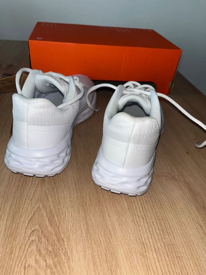 Baskets , Nike , Blanches , Femmes , Taille 39 , neuves - photo numéro 7