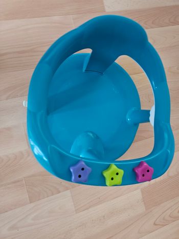 Vends baignoire ,siège et anneau de bain 