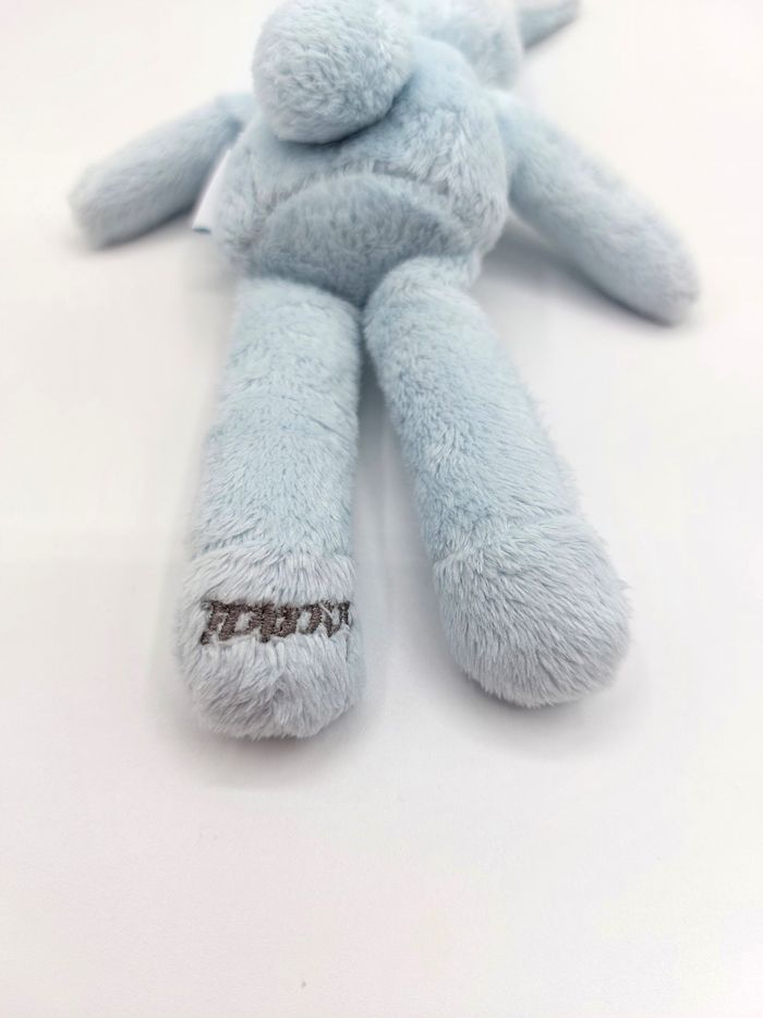Petite peluche doudou lapin bleu ciel JACADI yeux nez gris 24 cm broderie patte - photo numéro 4
