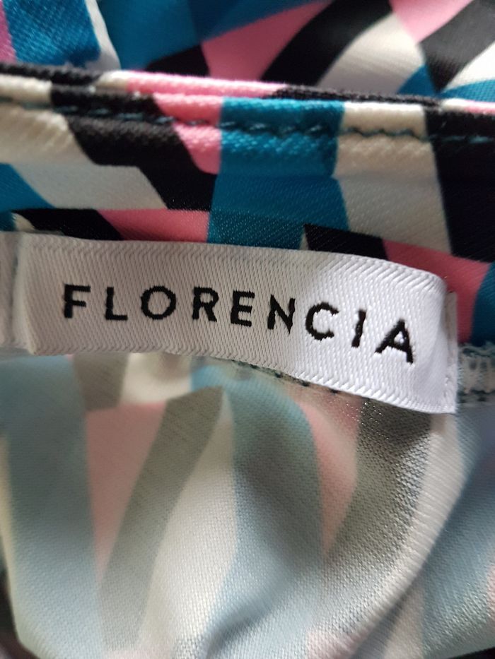 Robe multicolore, légèrement transparente, aisselles 45 cm, longueur 80 cm, Florencia, TU (42) - photo numéro 4