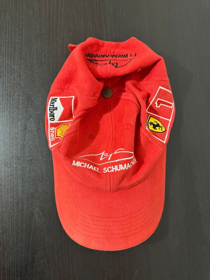 Casquette Ferrari x Marlboro - photo numéro 9