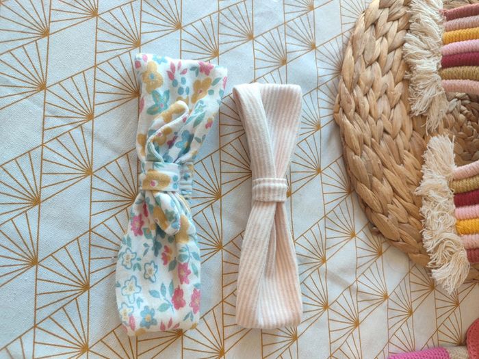 Deux bondeau Petit Bateau