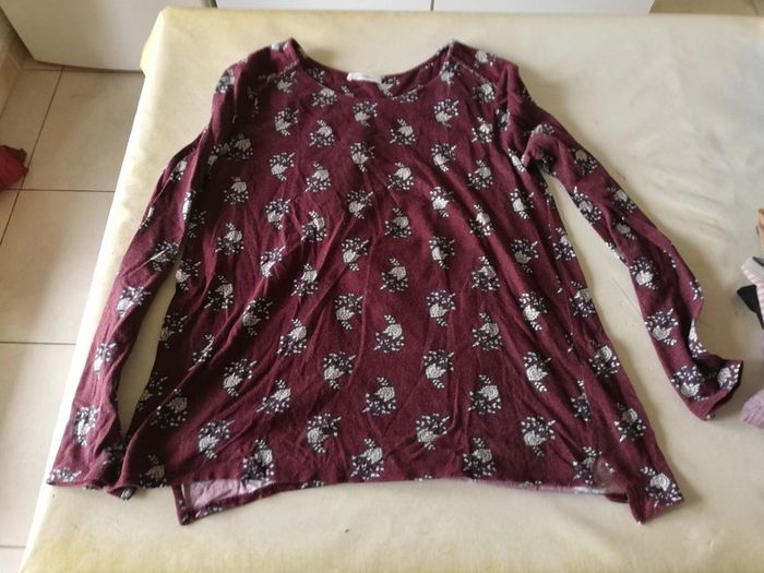 Top manches longues Promod bordeaux à motifs t. 38/40?