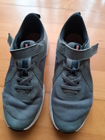 Baskets Nike taille 35