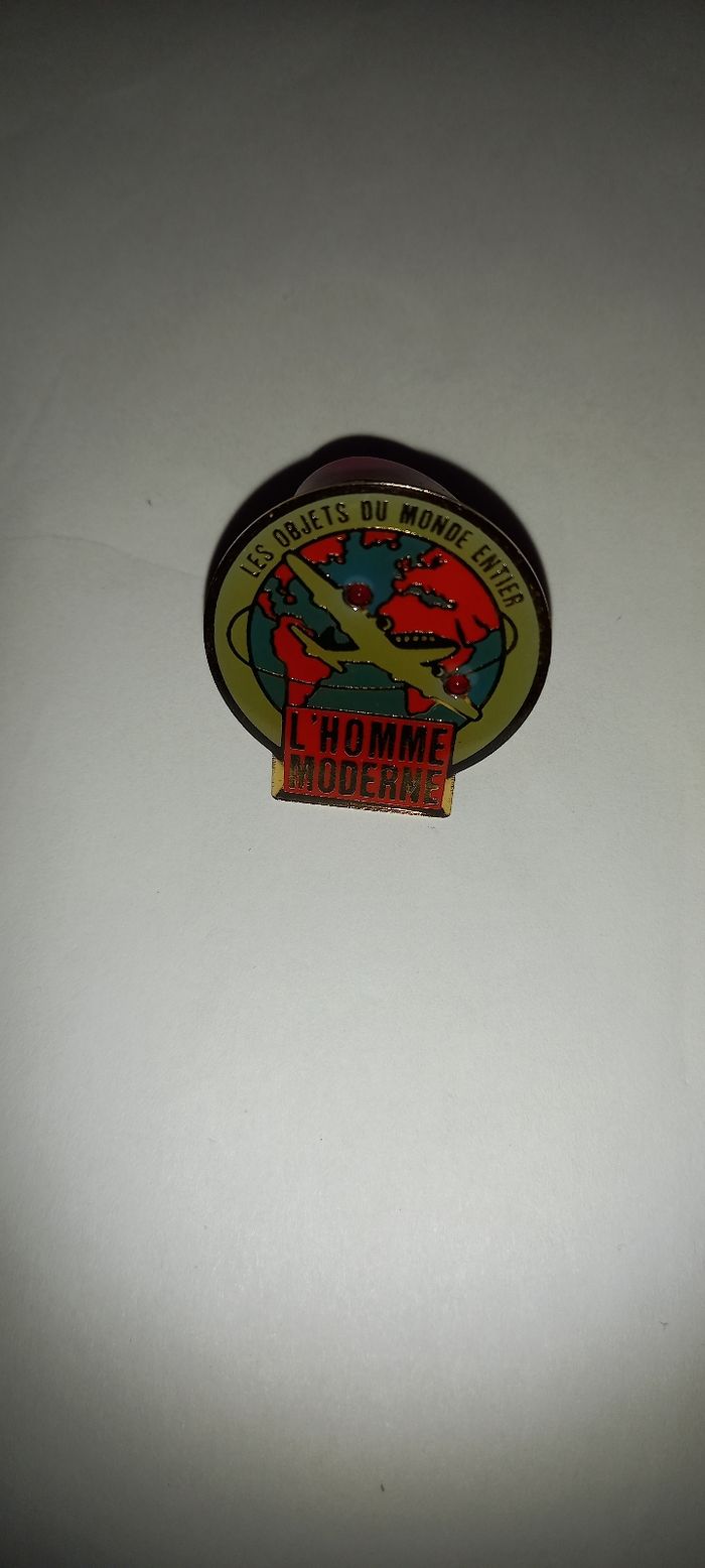 Pin's l'homme moderne