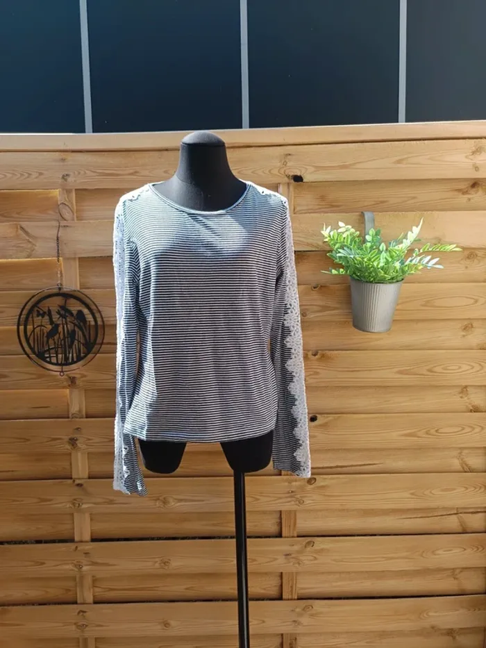 T-shirt manches crochet taille 40