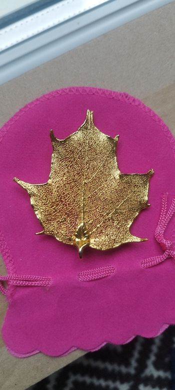 Broche pendentif vintage plaqué or