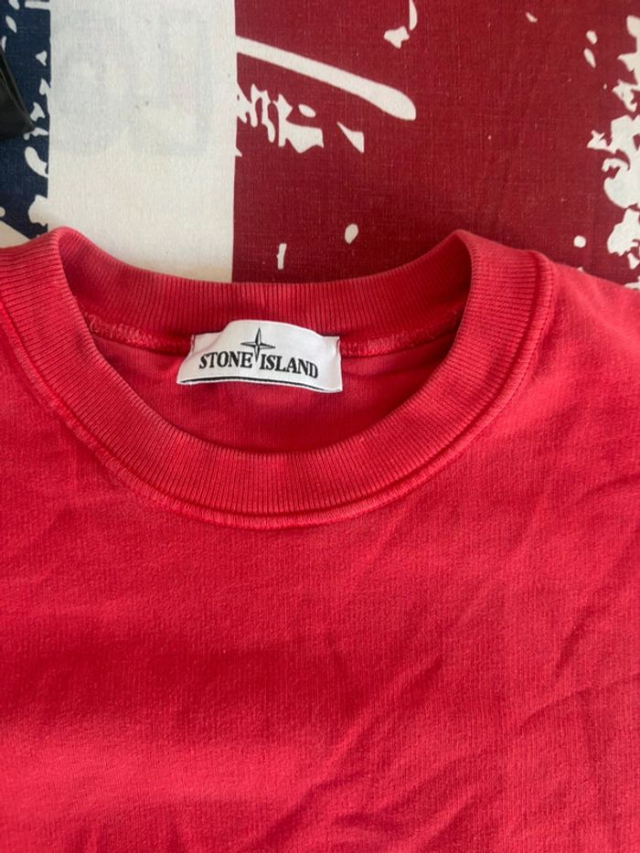Sweat Stone Island taille S rouge patch sur l’épaule - photo numéro 2