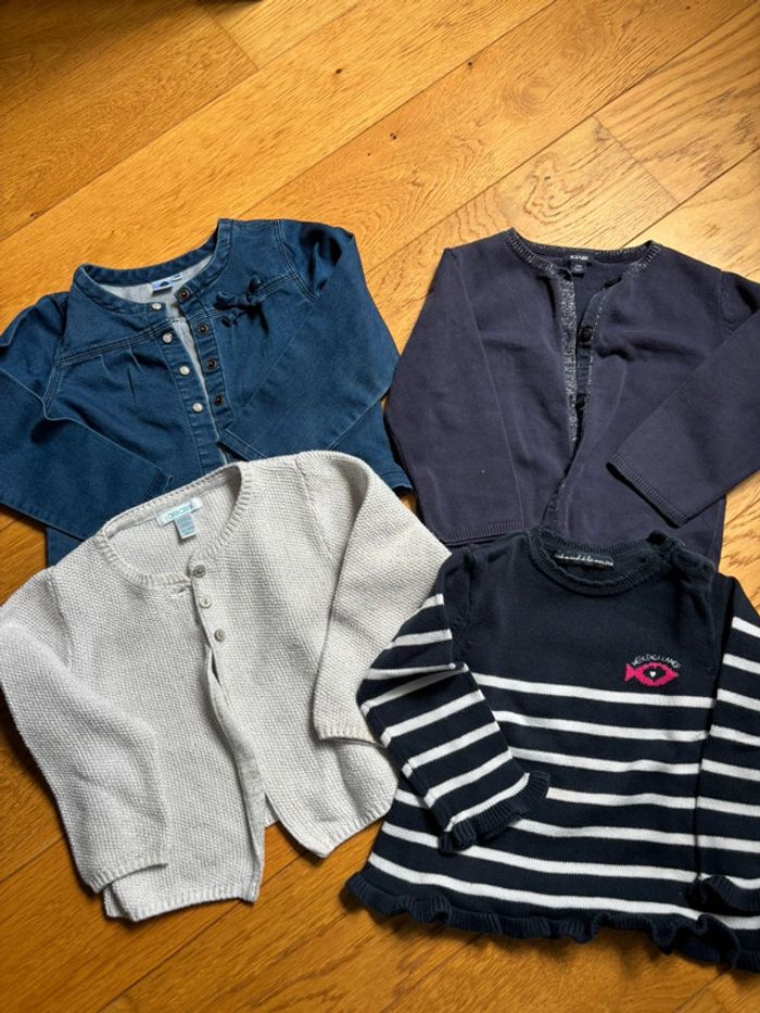 Lot gilets et pull 24 mois