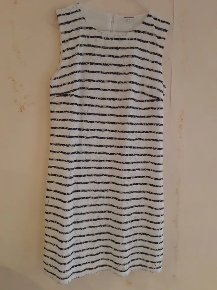 Robe droite rayée bleu marine et blanche T40