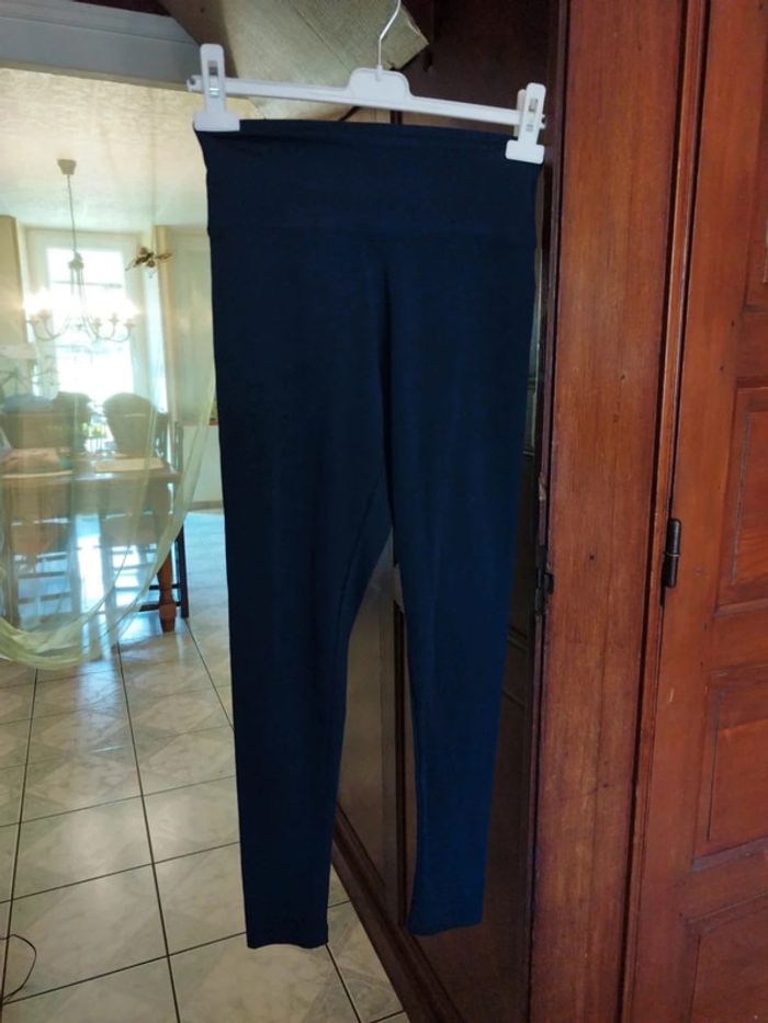 Pantalon bleu foncé droit 95% coton 38/40 neuf