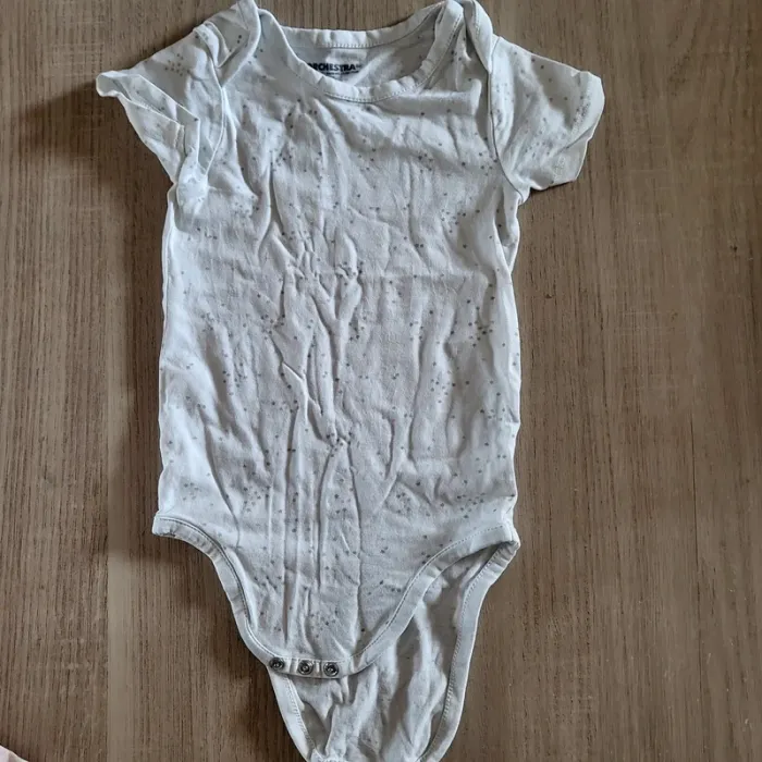 Lot 2 bodies 23 mois - photo numéro 3