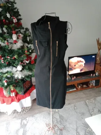 Robe noir sans manches