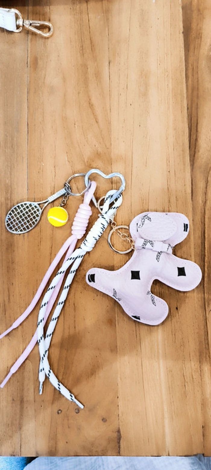 Grigri de sac rose et blanc chien tennis - photo numéro 4