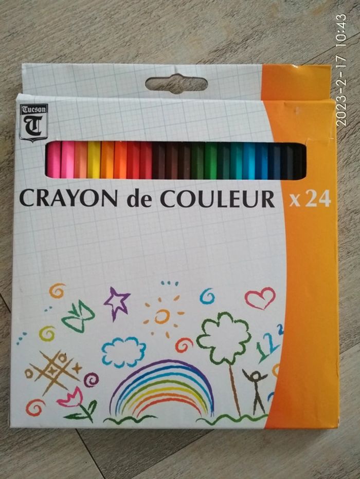 24 crayons de couleur