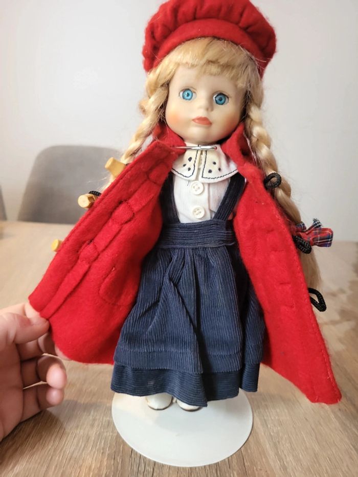 Poupee en porcelaine - photo numéro 5