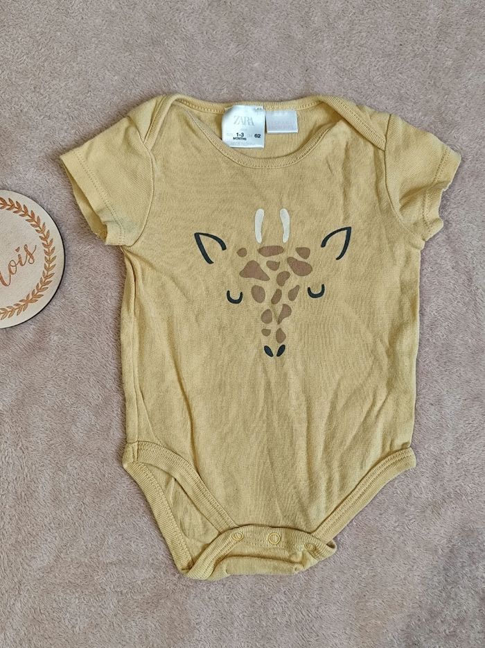 2 bodies manches courtes, Zara, 1-3 mois đŁ - photo numĂ©ro 5