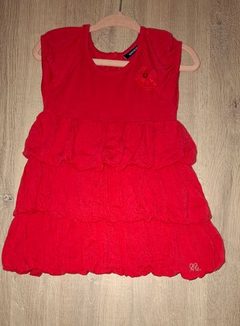 Robe à volants fuchsia