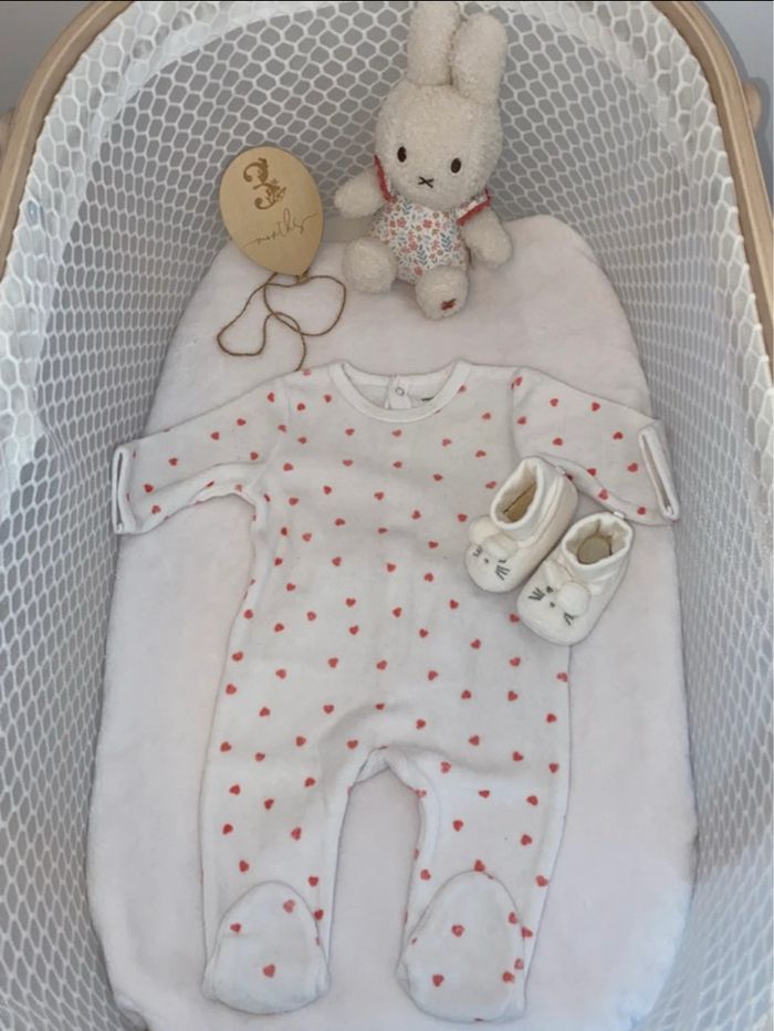 Pyjama avec chaussons 3 mois