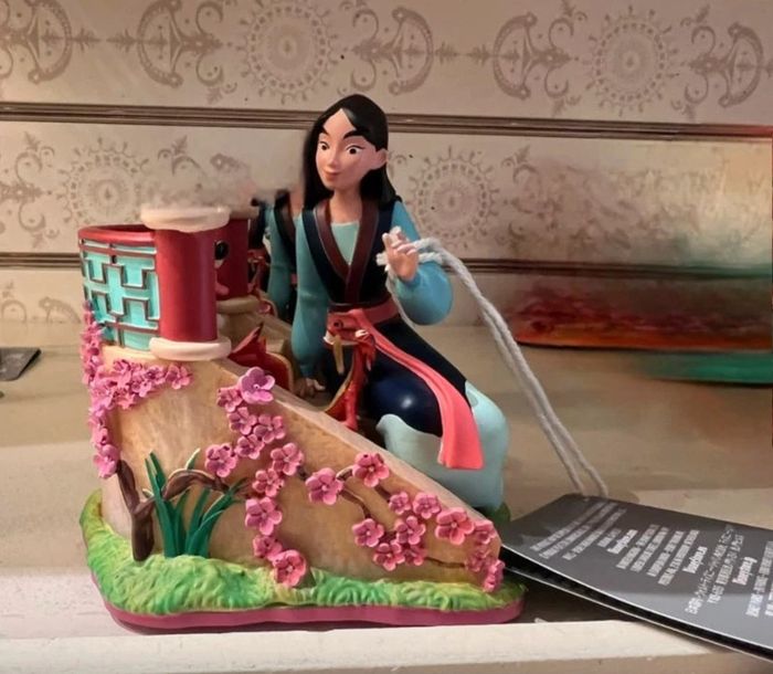 Figurine mulan disneyland paris