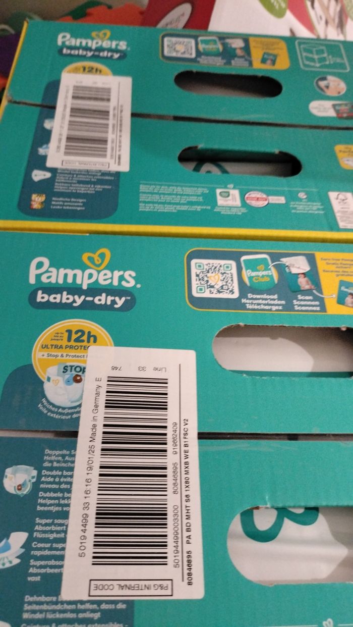 Lot de deux cartons de couches Pampers taille 6 - photo numéro 2